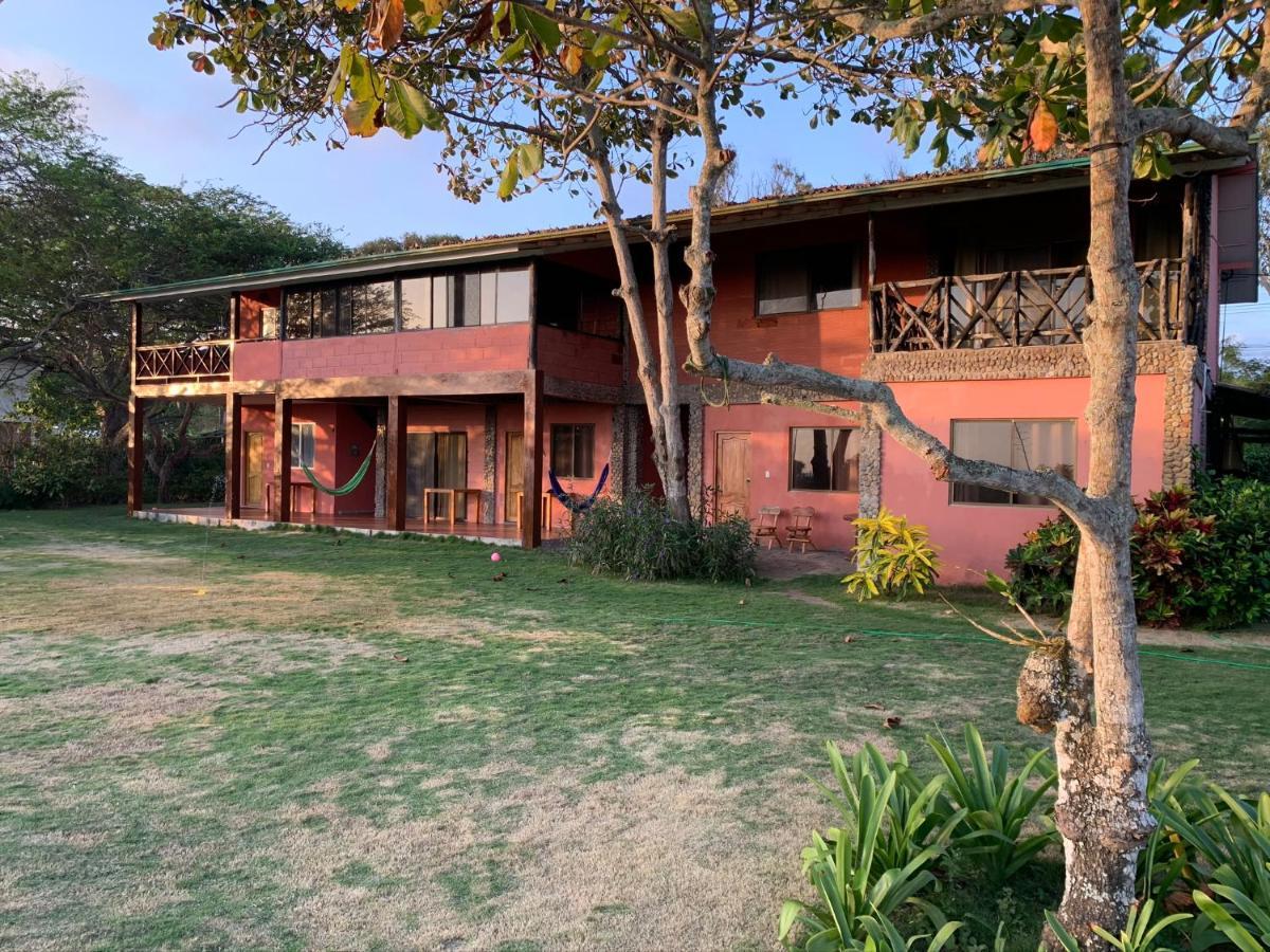 Casa Roja Hostel มอนตาญิตาร์ ภายนอก รูปภาพ