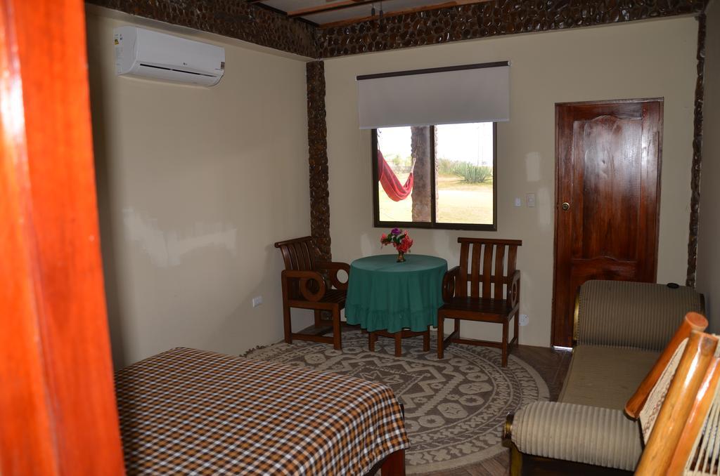 Casa Roja Hostel มอนตาญิตาร์ ภายนอก รูปภาพ