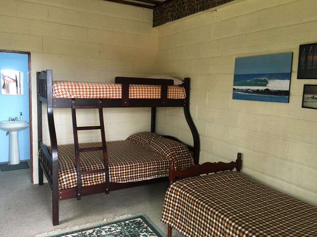 Casa Roja Hostel มอนตาญิตาร์ ภายนอก รูปภาพ