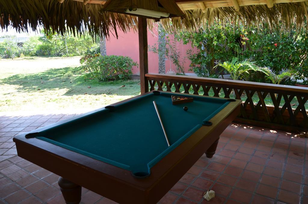 Casa Roja Hostel มอนตาญิตาร์ ภายนอก รูปภาพ