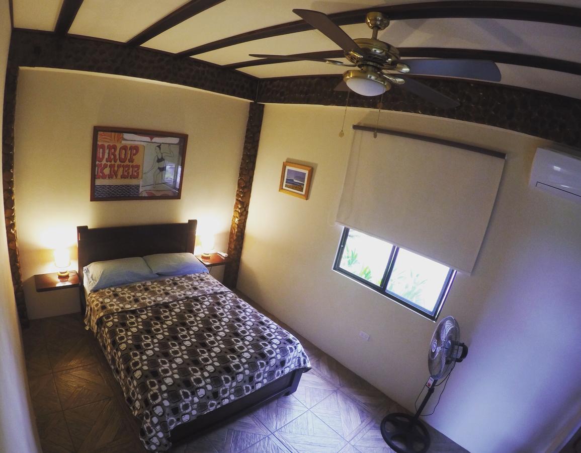 Casa Roja Hostel มอนตาญิตาร์ ภายนอก รูปภาพ