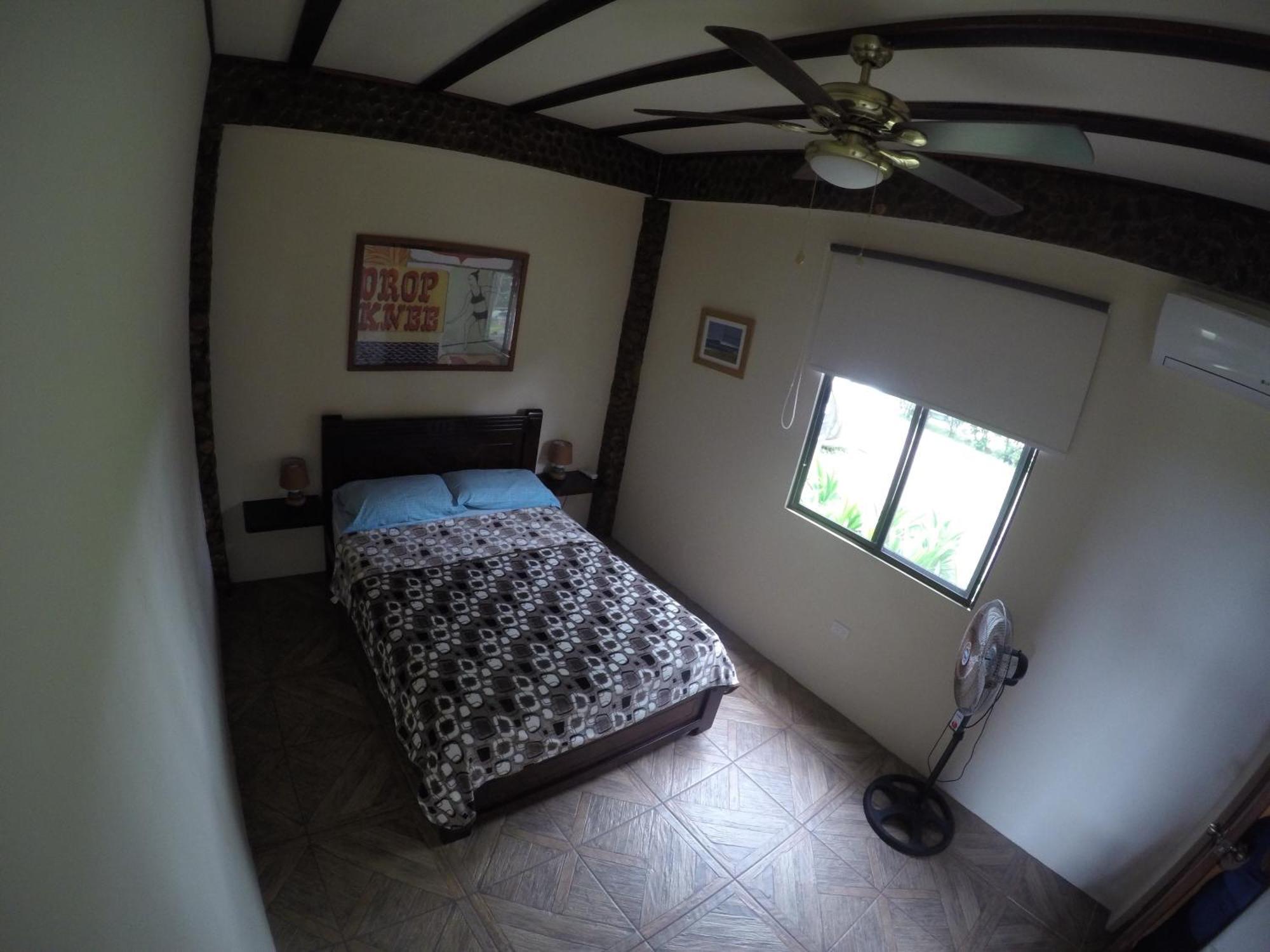 Casa Roja Hostel มอนตาญิตาร์ ภายนอก รูปภาพ